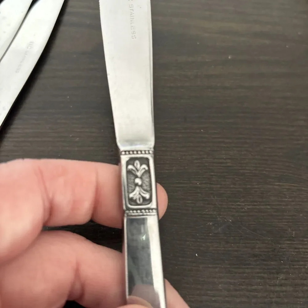 IiC knives available